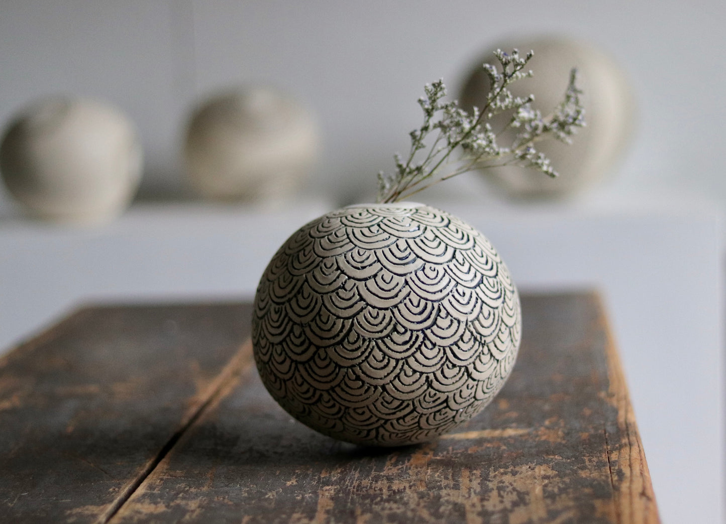 Orb - White - Scale - Medium