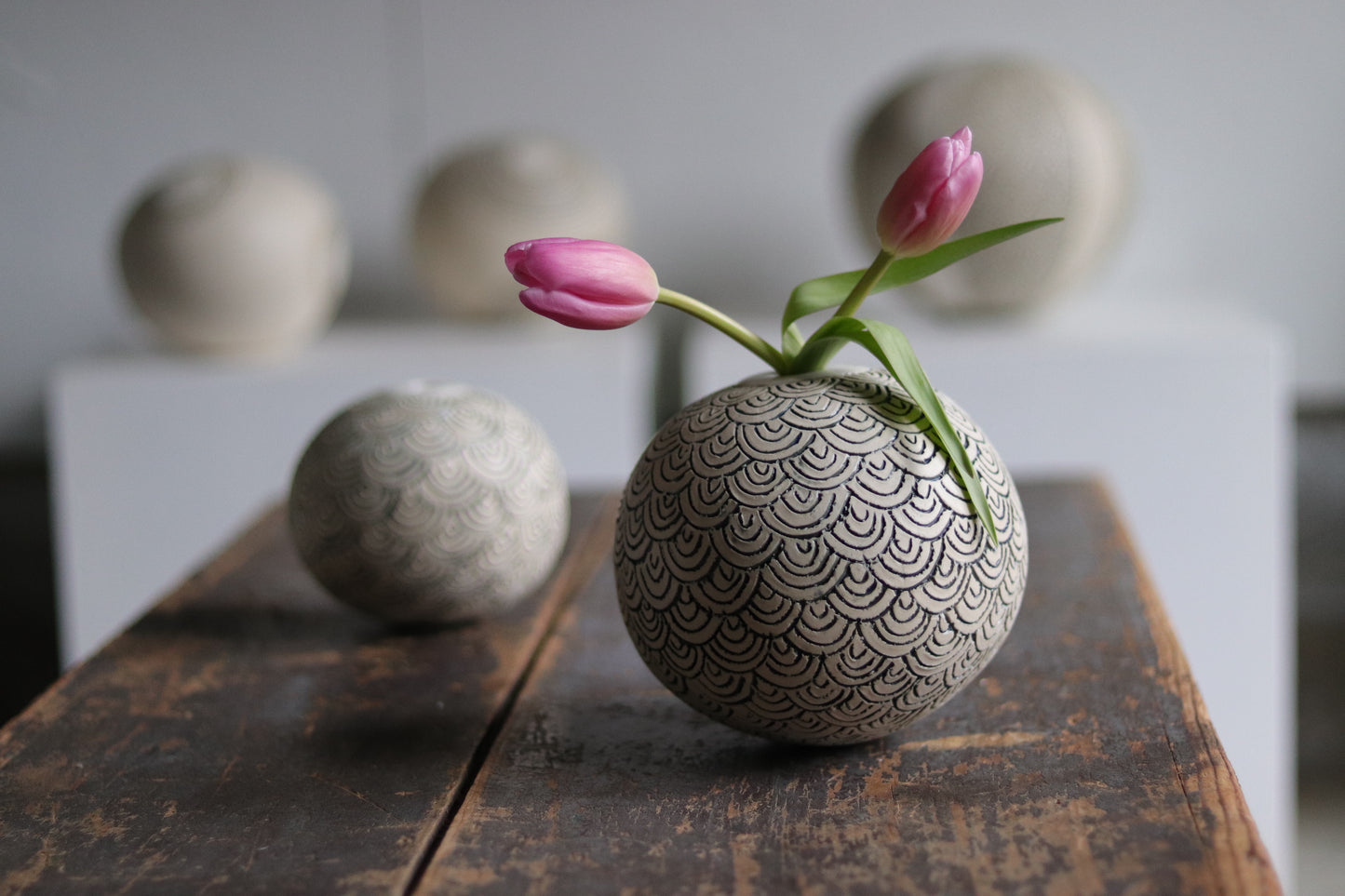 Orb - White - Scale - Medium