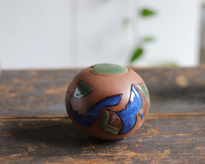 Urn - Abstract Design w Glazed Lid