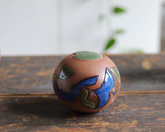 Urn - Abstract Design w Glazed Lid