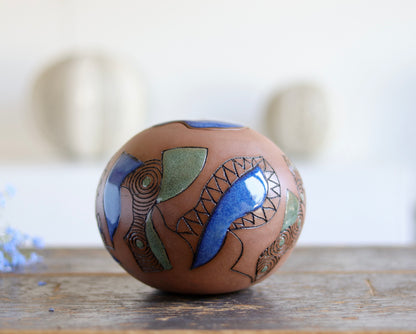 Urn - Abstract Design w Glazed Lid